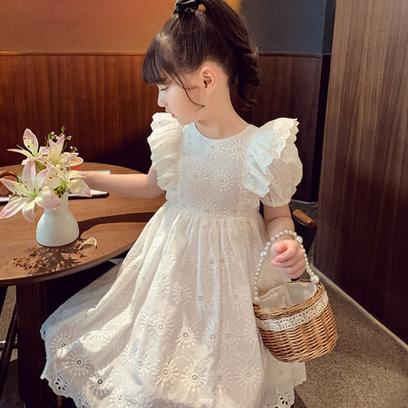 时尚王童装工作室&白色蕾丝刺绣连衣裙