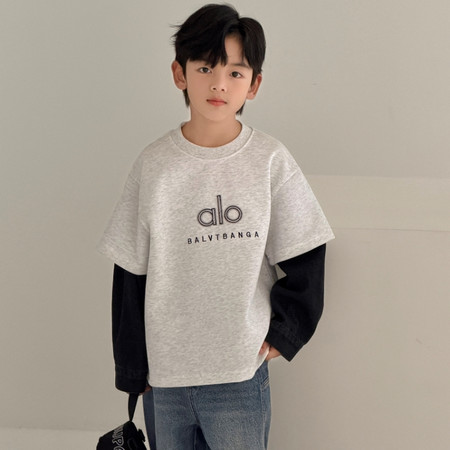 闪亮王子&闪亮王子&SLWZ-6084拼接袖卫衣