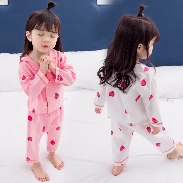 Spring-style long-sleeved strawberry pajamas, baby girls'fashionable home clothes