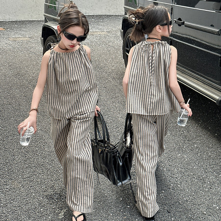 子诺服饰&子诺服饰&2418款数条纹吊带两件套