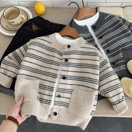 仟诺服饰&仟诺服饰&M25092口袋条纹毛衣