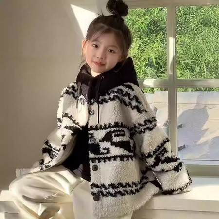 多彩鱼童装&多彩鱼童装&2539款米白色连帽夹棉外套