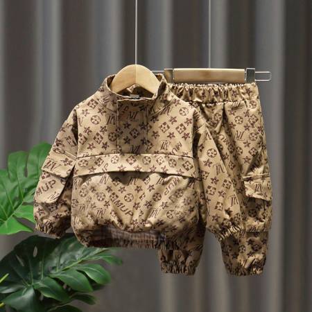 登录看价 48                                  羊小羊童装&lv印花